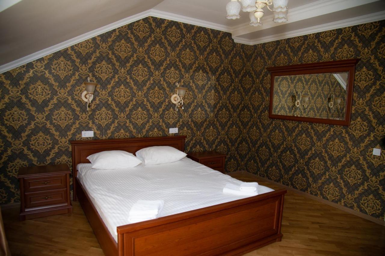 Complex Zolota Pidkova Hotel Zolochiv Exterior photo